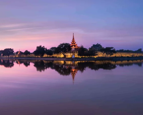 myanmar-night-view-of-fort-or-royal-palace-in-mandalay